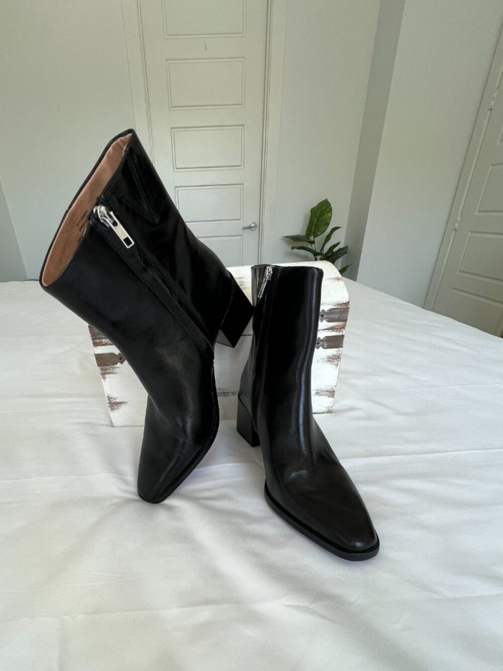 Madewell The Ardin Leather Ankle Boot Black Womens Size 8 Block Heel Zip Bootie